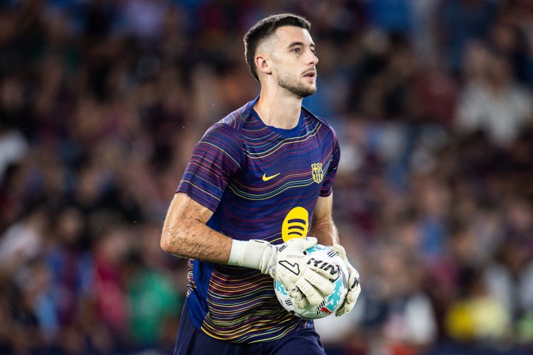 开云网页版-霍安-加西亚迅速融入巴萨，展现敏捷反应与沉着防守特质