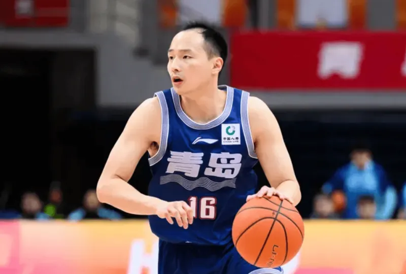 开云网页版-队记：球迷不满顶薪球员王奕博表现，但赛季末段应对他宽容